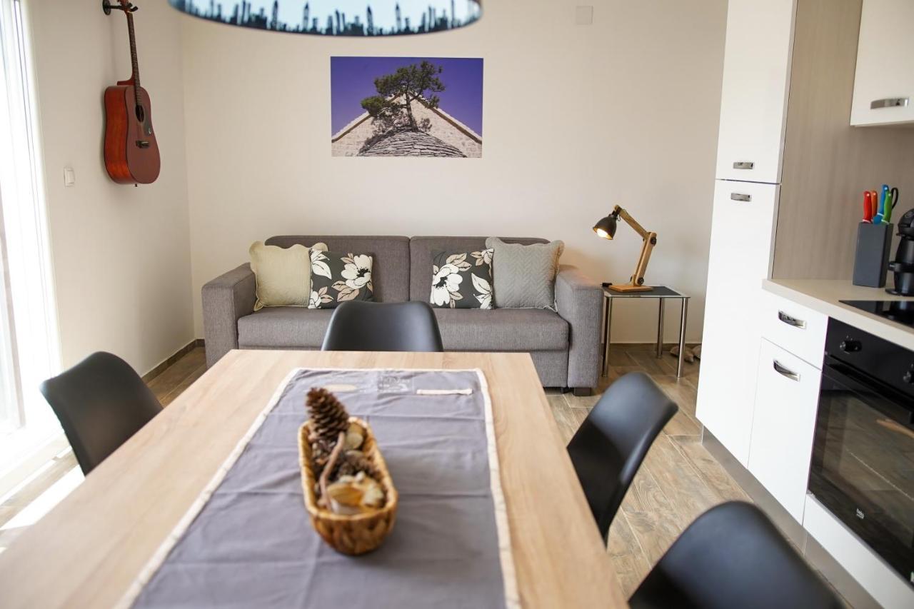 Kaprije Apartmani Tina I Ena Eksteriør billede