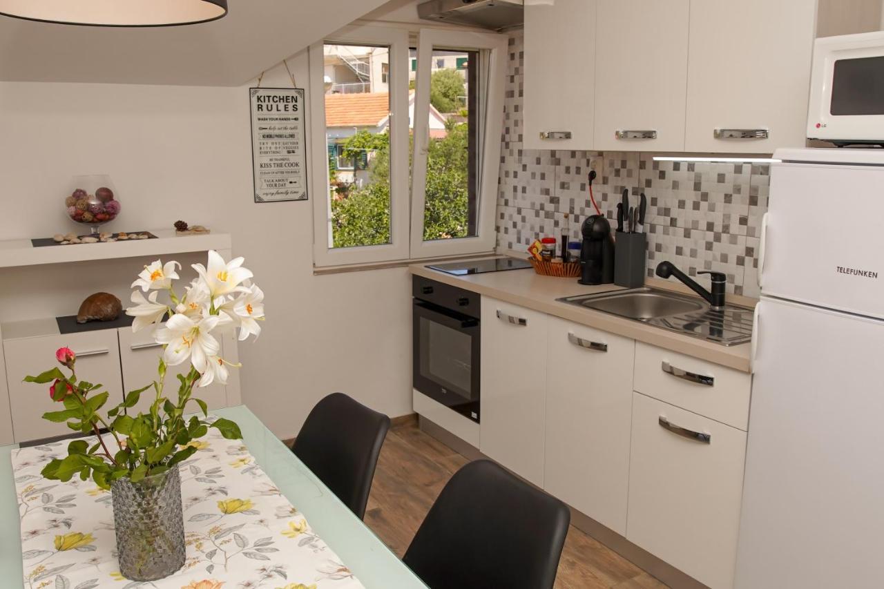 Kaprije Apartmani Tina I Ena Eksteriør billede
