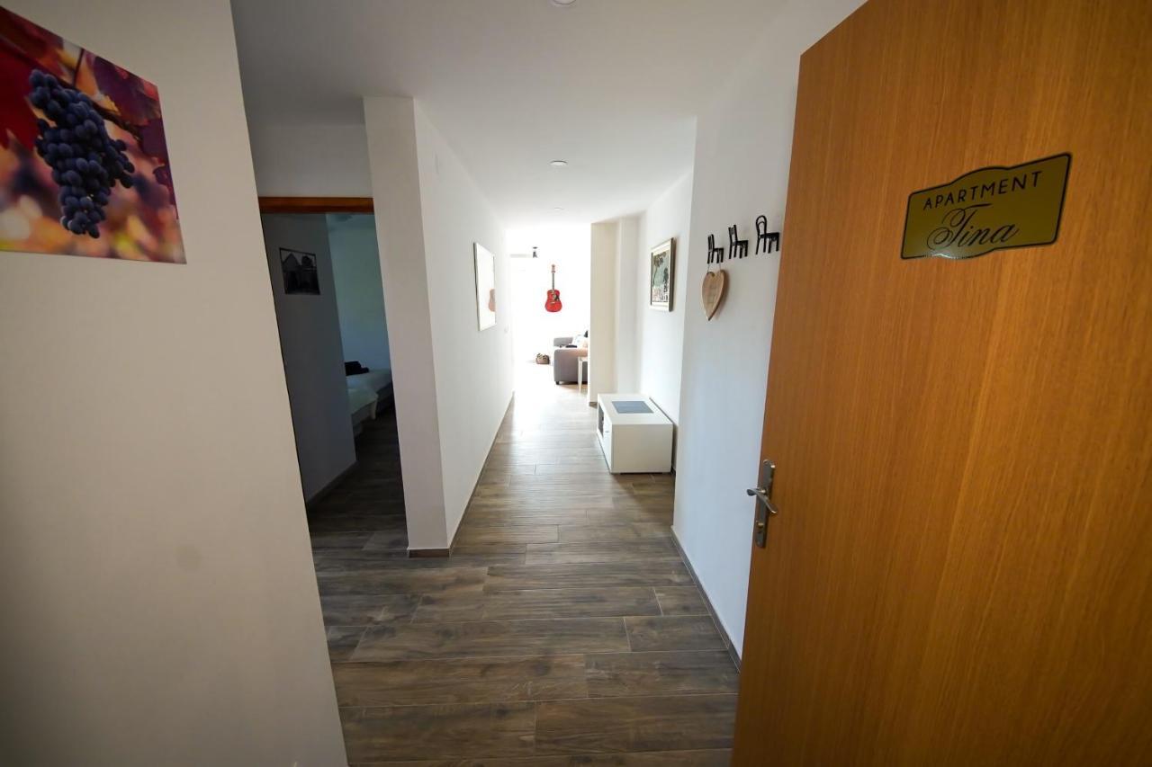 Kaprije Apartmani Tina I Ena Eksteriør billede