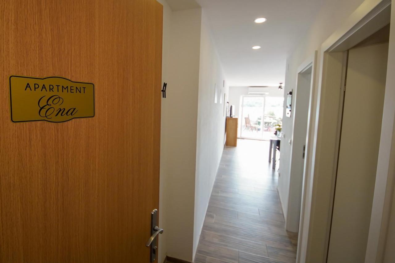 Kaprije Apartmani Tina I Ena Eksteriør billede